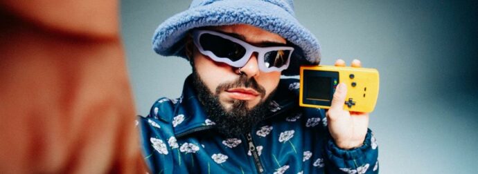 Akylas – Αποθεωτικά σχόλια για το videoclip του «Ferto»: «Aν δεν το φέρεις εσύ, δεν θα το φέρει κανείς»