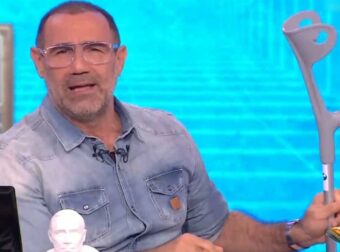 Αντώνης Κανάκης – Με πατερίτσα στον αέρα: «Πρώτη φορά στη ζωή μου έπαθα θλάση!»