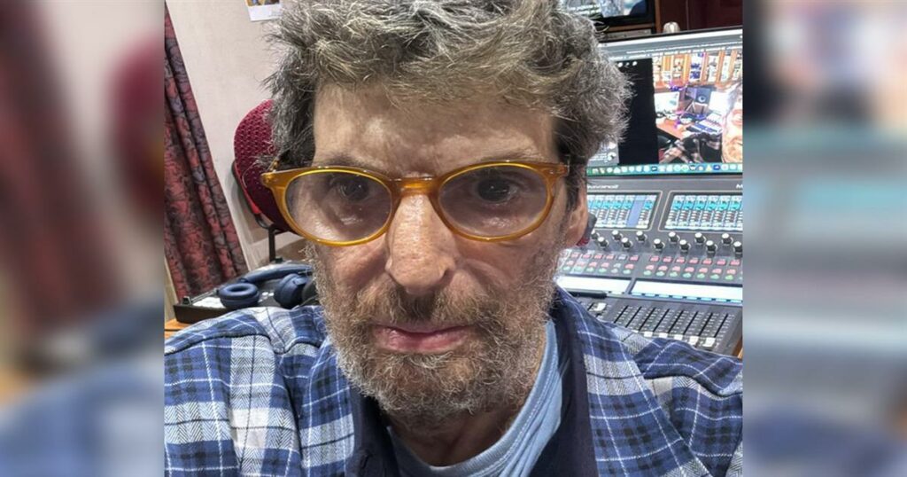 Έκκληση βοήθειας από τον γιο του Μίκη Θεοδωράκη: «Όλο σκέφτομαι να κάνω κακό στον εαυτό μου»