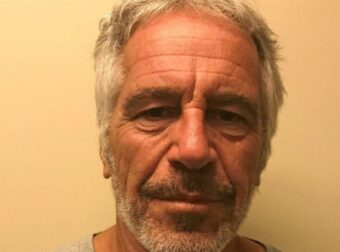 Υπόθεση Επστάιν: Τι κρύβεται πίσω από τα κατεστραμμένα έγγραφα και τη «βολική» κλοπή του κινητού στο Λονδίνο;