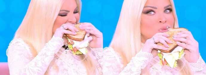 Κατερίνα Καινούργιου – Έξαλλη με τον σκηνοθέτη της που την έπιασε να τρώει στον αέρα: «Γιατί με δείχνεις;»