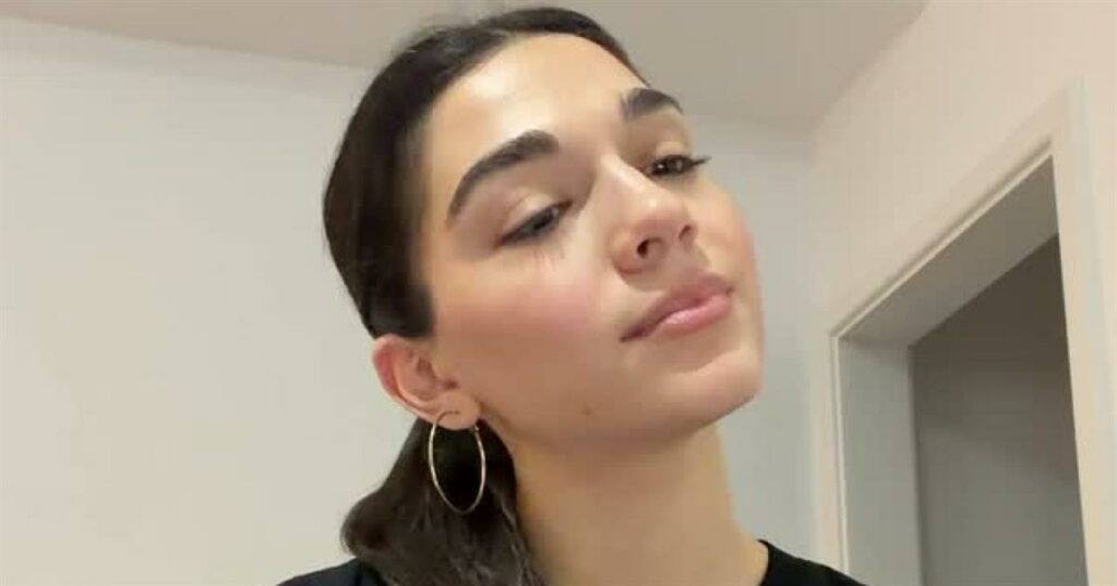 Μελίνα Νικολαΐδη: Τραγουδάει και εντυπωσιάζει – Δείτε βίντεο