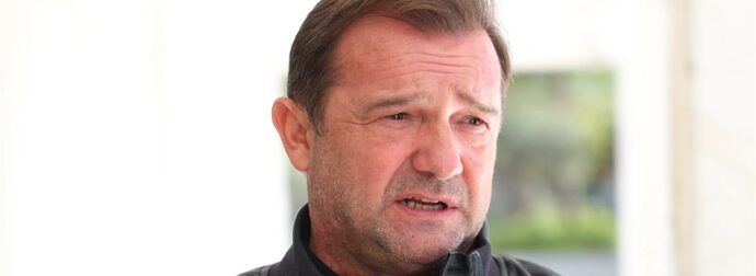 Ξέσπασε ο Νίκος Πλακιάς: «Όποιος βρεθεί μπροστά μου και προσπαθήσει να σπιλώσει την μνήμη των παιδιών μου, θα ισοπεδωθεί»