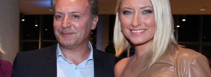 Δημήτρης Οικονόμου για Σία Κοσιώνη: «Είναι η σημαία μας. Τις σημαίες τις κρατάς πάντα ψηλά»