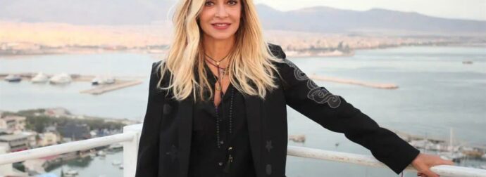 Η Άννα Βίσση στα 68 της, πιο λαμπερή από ποτέ: Αυτοί είναι οι 11 κανόνες ομορφιάς που ακολουθεί