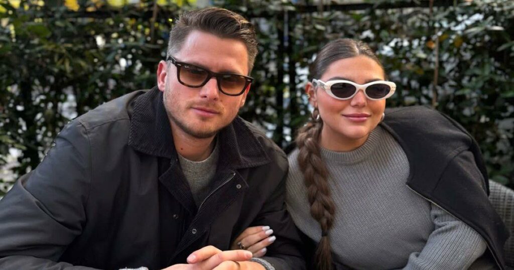 Δανάη Μπάρκα: Το βίντεο που την έβγαλε ο σύντροφός της μπροστά από το ηλιοβασίλεμα στην Καλαμάτα