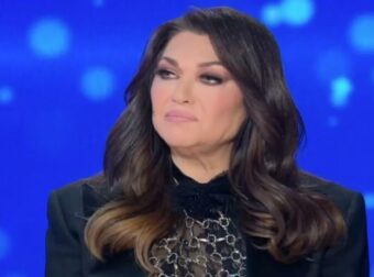 J2US: Απασφάλισε η Γαρμπή – «Να το παίξετε ερωτευμένοι, αυτό το τραγούδι το λέω με τον Διονύση και λιώνουμε»