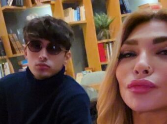 Αγγελική Ηλιάδη: Κι όμως! Ο γιος της δεν ήξερα τη Ρία Ελληνίδου – Η αντίδρασή του (Βίντεο)