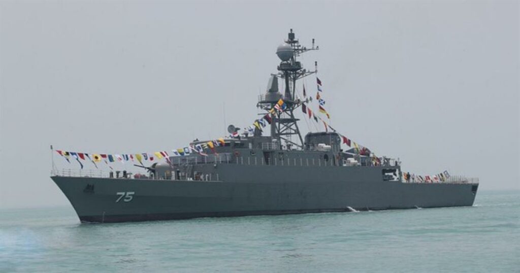 Βίντεο-σοκ από τον Ινδικό: Η στιγμή που αμερικανικό υποβρύχιο πλήττει και βυθίζει ιρανικό πολεμικό πλοίο