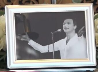 Κηδεία Γιώργου Μαρίνου: Συγκίνηση στο τελευταίο “αντίο” στο Κοιμητήριο Βούλας