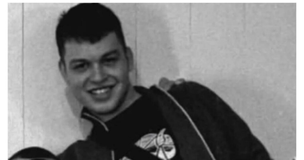 Η μητέρα του Κλεομένη εναντίον των κορακιών της Ελληνικής τηλεόρασης και των site – “Σκοτώνεται το παιδί μου κάθε μέρα”