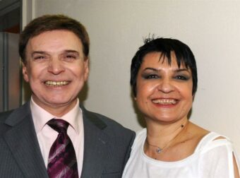 Κηδεία Γιώργου Μαρίνου: Το μπέρδεμα στο γραφείο τελετών με το στεφάνι της Κατιάνας Μπαλανίκα