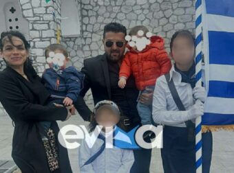 Παρέλαση 25ης Μαρτίου: Μητέρα λυγίζει βλέποντας την κόρη της να κρατά την σημαία (video)