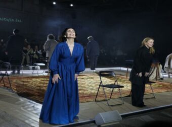 Κατερίνα Διδασκάλου: Σοκ στην πρεμιέρα της – Είδε στην πρώτη σειρά τον σκηνοθέτη που είχε καταγγείλει