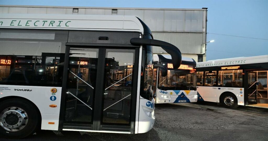 Τρόμος σε λεωφορείο στη Γλυφάδα: 24χρονος επιτέθηκε με στιλό σε 38χρονο