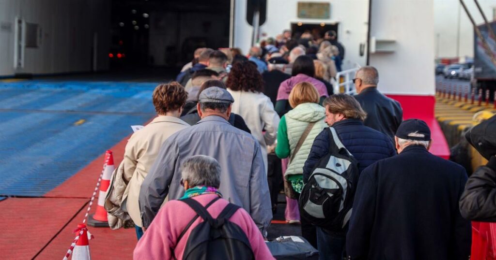«Φρένο» στις αποδράσεις: Ανεβαίνουν καύσιμα και εισιτήρια – Πώς επηρεάζεται το Πάσχα στο χωριό
