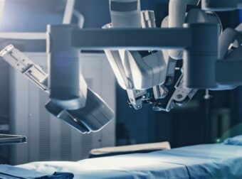 Σπονδυλοδεσία και πεταλεκτομή: πότε χρειάζονται χειρουργικές επεμβάσεις στη σπονδυλική στήλη