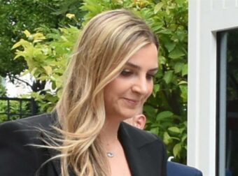 Σοφία Μητσοτάκη: Ανέβασε φωτογραφία με το εισιτήριο από την πτήση της – «Ελπίζω ότι εδώ ολοκληρώνεται αυτή η αθλιότητα»