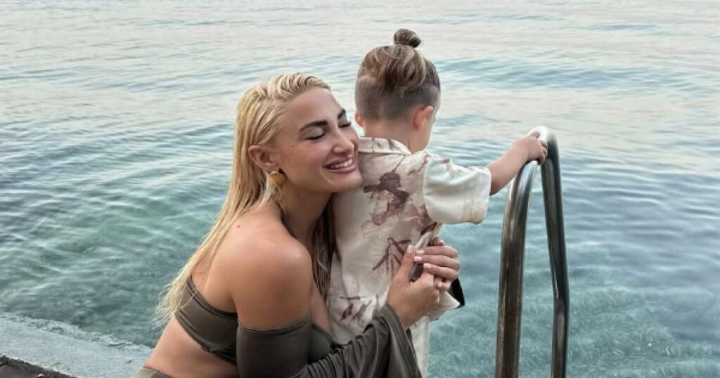 Ιωάννα Τούνη: Ξεκίνησε ιππασία μαζί με τον γιο της Πάρη