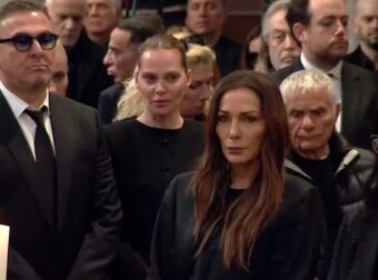 Η Δέσποινα Βανδή στην κηδεία της Μαρινέλλας – Τι σχολάζουν ολοι