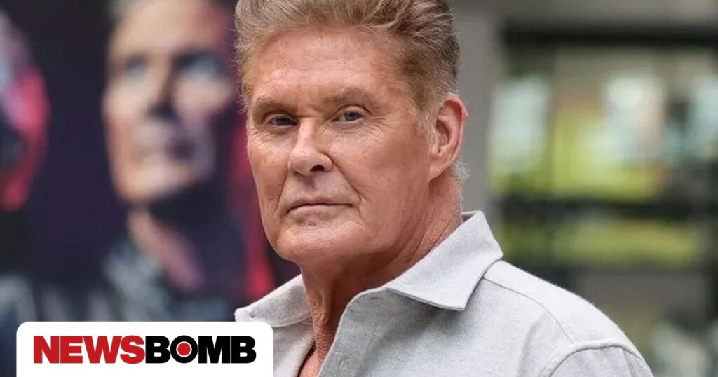 Ντέιβιντ Χάσελχοφ: Σπάνια έξοδος με βοήθημα βάδισης -Τι συμβαίνει με την υγεία του