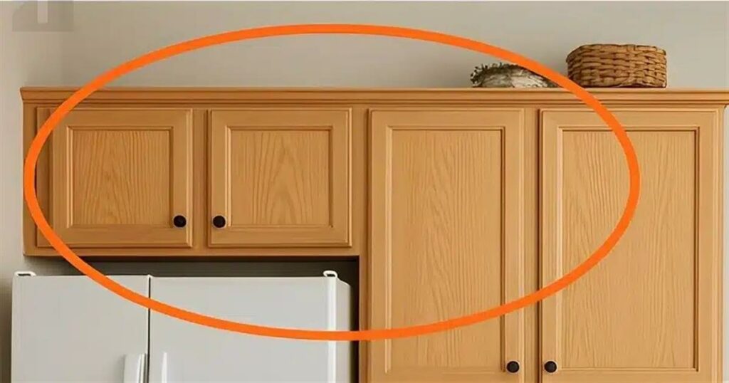 Οι περισσότεροι άνθρωποι θεωρούν αυτά τα ντουλάπια άχρηστα. Δείτε τον σωστό τρόπο για να τα αξιοποιήσετε..