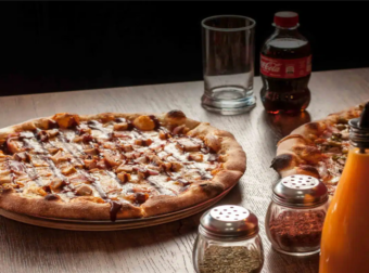 Σουβλάκι ή πίτσα: Ποιο έχει τελικά περισσότερες θερμίδες;