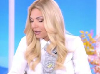 Κατέρρευσε πάνω στον…- Σοκ η στιγμή που η Μεσσαροπούλου μαθαίνει στον αέρα για το εγκεφαλικό του άντρα της