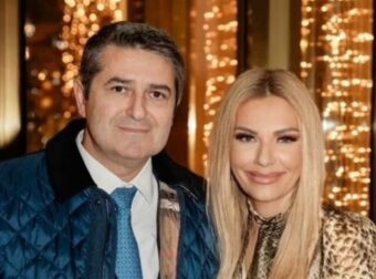 Οργή για τα κομματικά; Το δημόσιο ξέσπασμα της Τίνας Μεσσαροπούλου για την υγεία του άντρα της