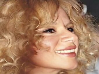 «Όταν μιλούσε μοσχομύριζε το στόμα της»: Το κόλπο της Αλίκης Βουγιουκλάκη με το άρωμα για να μοσχοβολά πάντα η ανάσα της