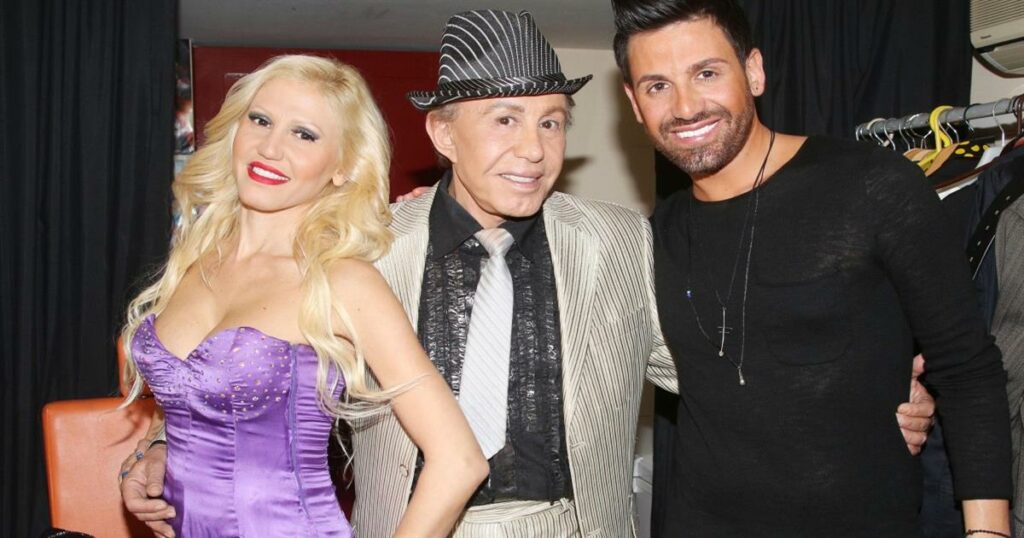 Αννούλα Φλωρινιώτη: Στο πιο συγκινητικό βίντεο στο μνήμα του αδελφού της και του πατέρα της