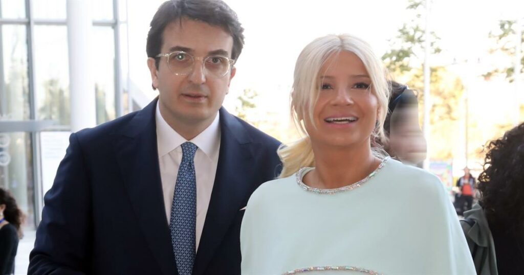 Φαίη Σκορδά – Αλέξανδρος Αθανασιάδης: Η πρώτη επίσημη κοινή εμφάνιση λίγο πριν τον γάμο τους (Φωτογραφίες)