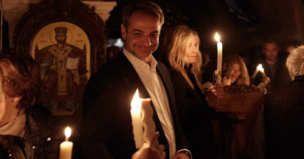 Κυριάκος Μητσοτάκης: Η φωτογραφία με τη Μαρέβα από τα Χανιά και το μήνυμα για την Ανάσταση