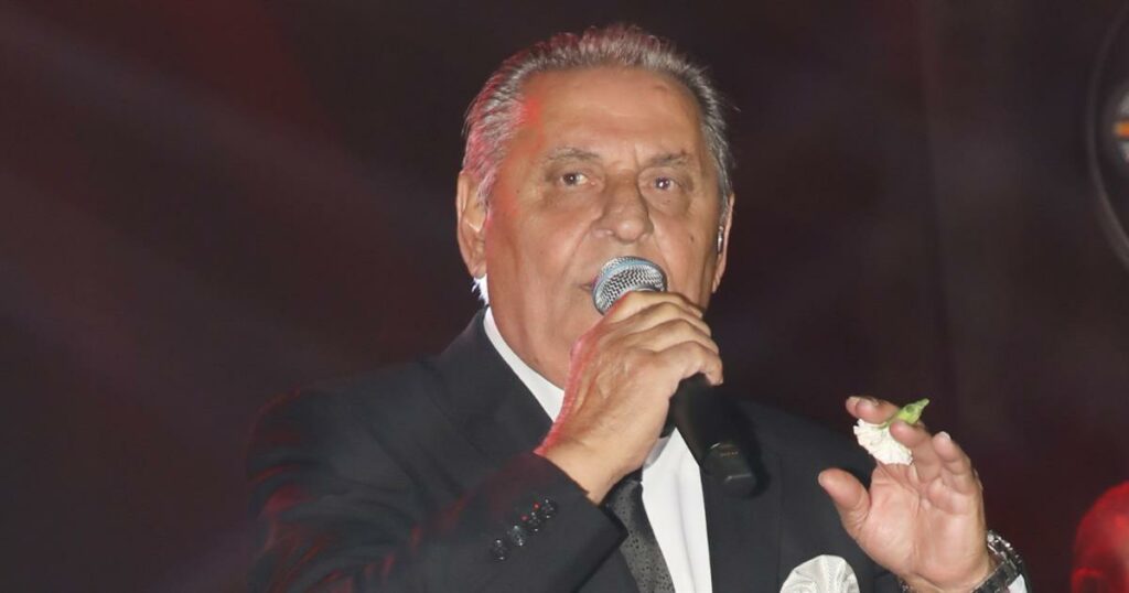 Viral στιγμιότυπο: Ο Ζαφείρης Μελάς διακόπτει το live και αφήνει το κοινό άφωνο – Τι συνέβη (Βίντεο)