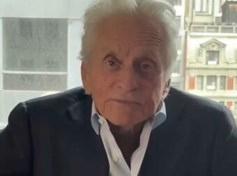 Μάικλ Ντάγκλας: Αγνώριστος ο θρύλος του Χόλιγουντ – Η εικόνα που προκάλεσε σοκ (Βίντεο)