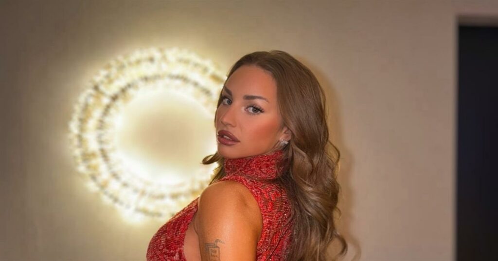 Ανδρομάχη: «Έχω και μια οικογένεια που με παρακολουθεί» – Τα σχόλια που την έκαναν έξαλλη