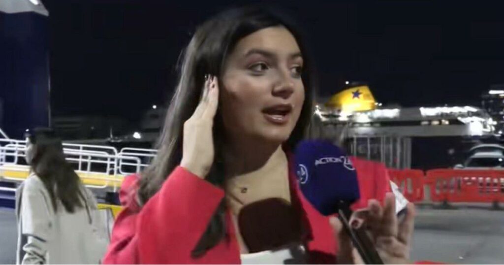 Βρήκαμε την πιο επίμονη δημοσιογράφο τηλεόρασης που κάνει γκάλοπ για το Πάσχα στο λιμάνι του Πειραιά