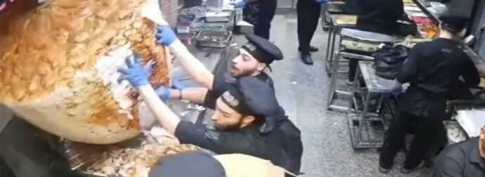 Τεράστιος γύρος παραλίγο να καταπλακώσει σουβλατζήδες (video)