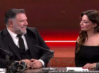 «Moments» – Γρηγόρης Αρναούτογλου: Η σπάνια τηλεοπτική εμφάνιση της Νάνσυς Αντωνίου & η εξομολόγηση για τον σύντροφό της