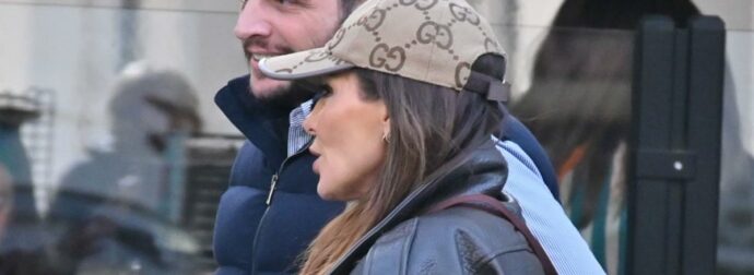 Δέσποινα Βανδή: Ποιος είναι ο άντρας με τον οποίο την απαθανάτισε ο φωτογραφικός φακός στο κέντρο της Αθήνας;