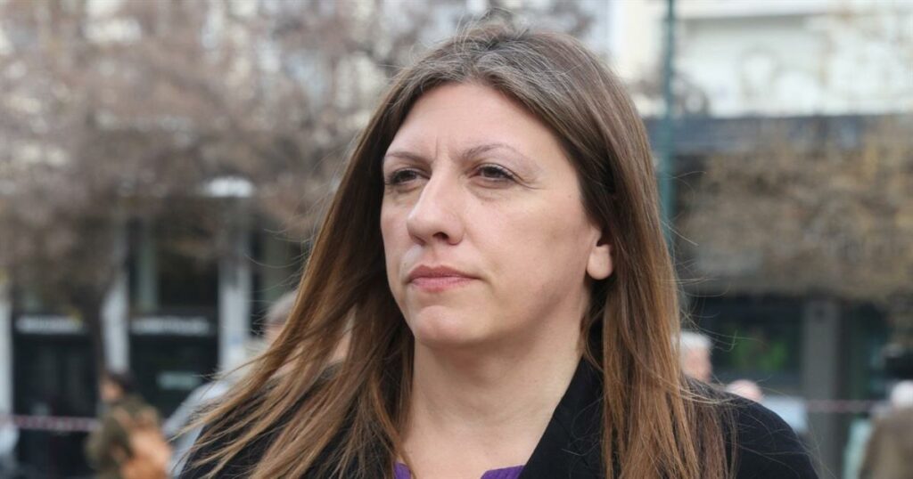 Κωνσταντοπούλου: Ουρλιάζει εκτός εαυτού στη δίκη των Τεμπών – Βίντεο μέσα από την αίθουσα