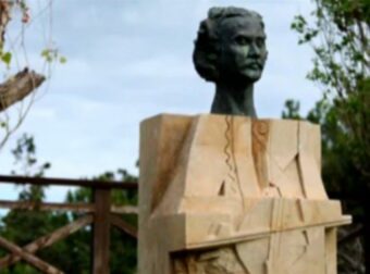 «Αποκεφάλισαν» την προτομή του Νίκου Ξυλούρη στην Κρήτη: Δείτε φωτογραφίες από τις σοβαρές ζημιές