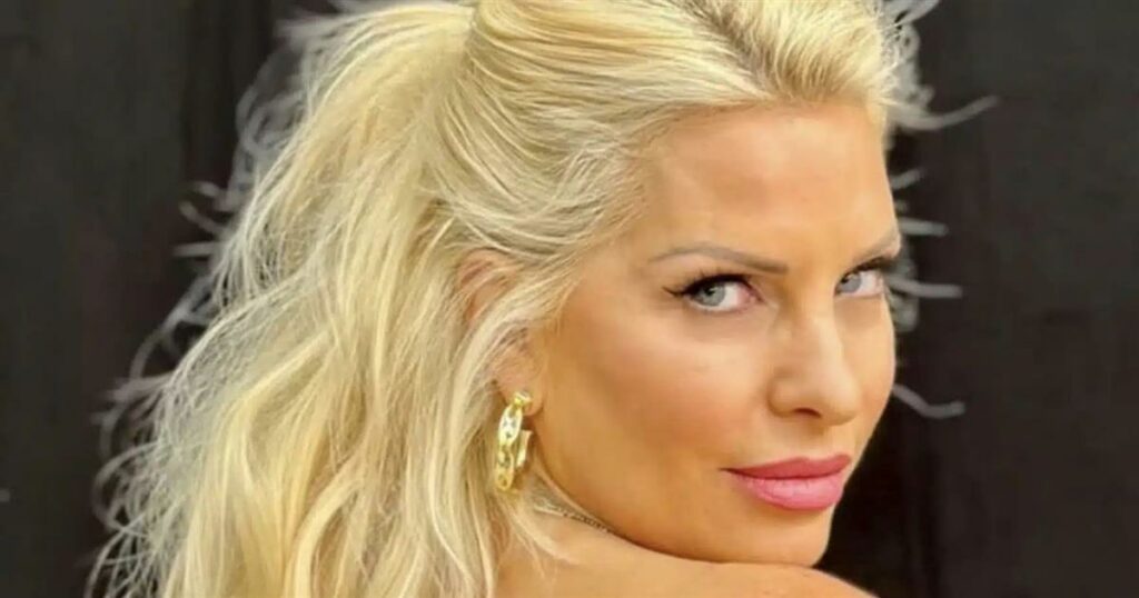 Κοpμί 25χρονης…. η Ελένη Μενεγάκη: Η πρώτη φωτογραφία με μαγιό για φέτος – Έκανε ηλιοθεραπεία στη Μάλαγα της Ισπανίας