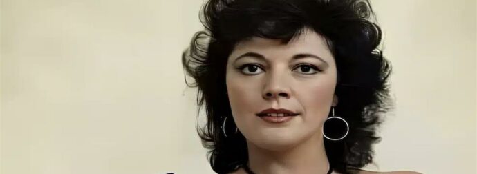 Η γυναικάρα Καίτη Παπανίκα – Το τpαγικό τέλος της και ο πασίγνωστος σύζυγος της