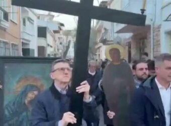 Άρης Πορτοσάλτε: Στην Κωνσταντινούπολη τον έβαλαν να κρατήσει τον Σταυρό του Μαρτυρίου