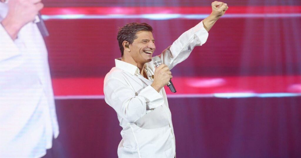 Σάκης Ρουβάς: Γιατί είναι ο «βασιλιάς» της διαφήμισης – Οι άγνωστες λεπτομέρειες των μεγάλων συμφωνιών