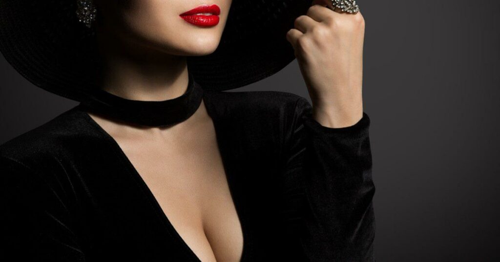 «Το έκανα το στήθος μου τούμπανο!»: Ποια μεγάλη σταρ παραδέχτηκε τις πλαστικές της όταν όλες οι άλλες «κρύβονταν»