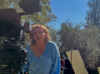 Σταυροπούλου: Ανήμερα του Πάσχα αναβιώνει μια επική σκηνή από το «Είσαι το ταίρι μου» (Bίντεο)