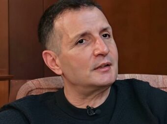 Δημήτρης Μπάσης: «Σκέφτομαι να μετακομίσω μόνιμα στο χωριό μου, είμαι 33 χρόνια στην Αθήνα»