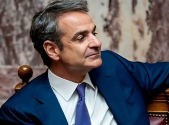 «Γελάω μαζί σας»: Η ατάκα Μητσοτάκη στη Βουλή που «πάγωσε» τον ΣΥΡΙΖΑ